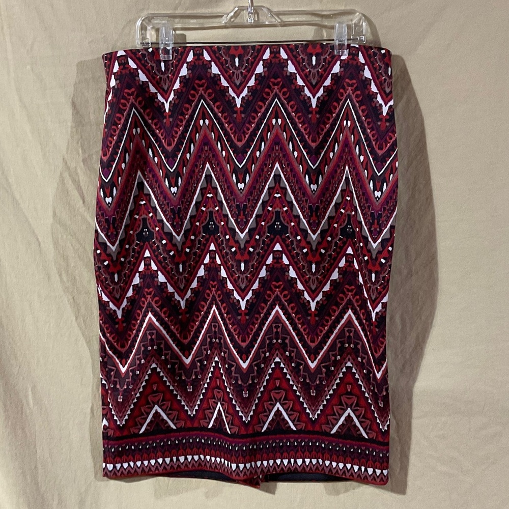 Ice Size XL Stylish Zigzag Patterned Skirt